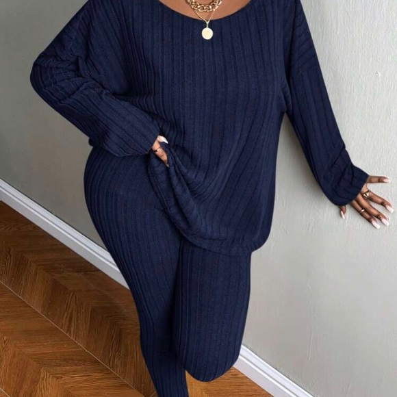 Pants - 2 piece women’s legging outfit